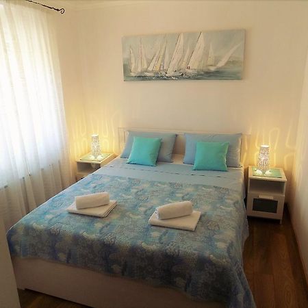 Apartment Anamarija นยีวีเซ ภายนอก รูปภาพ
